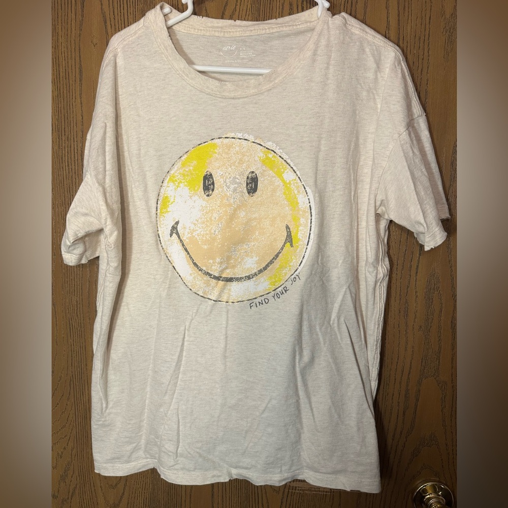 Aerie Cream Tee with Yellow Smiley